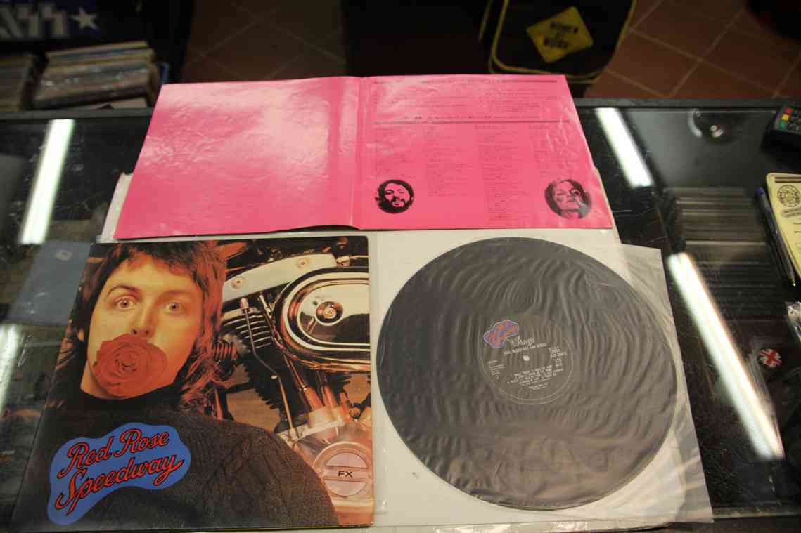 PAUL MC CARTNEY AND WINGS - RED ROSE SPEEDWAY - JAPAN